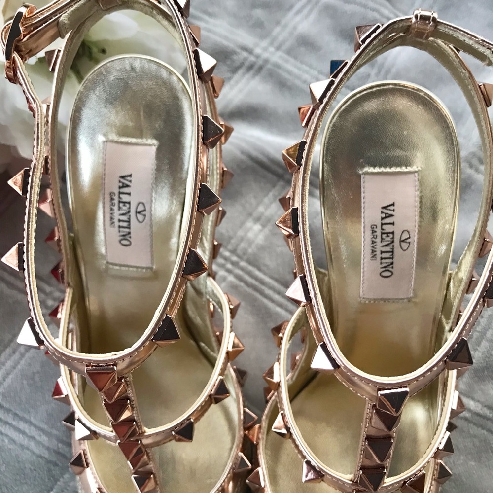 Valentino Rockstud Pumps - Picture 12 of 16